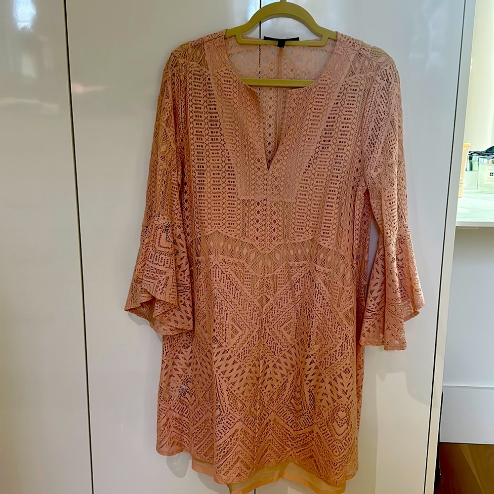 Stunning BCBG maxazria lace dress size S‎ worn once  reg.$298